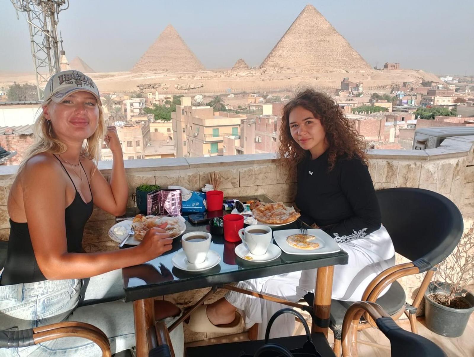 Imhotep Pyramids View Inn Kafret el-Gabal Exterior photo